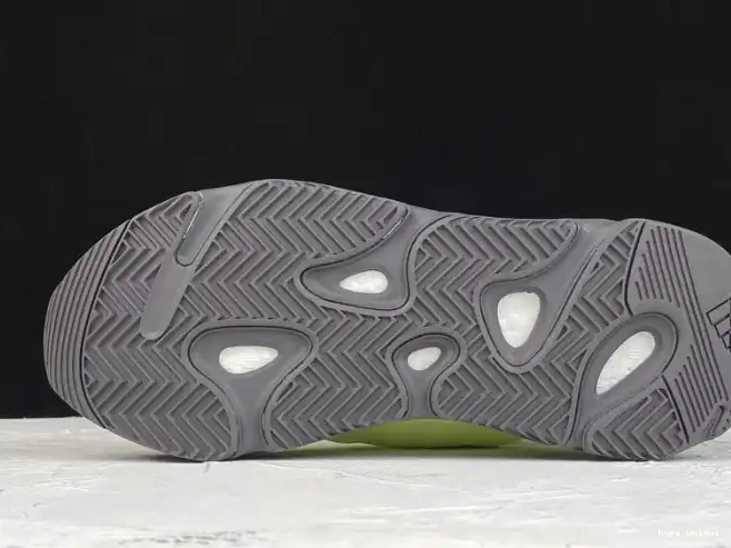 hype MNVN Adidas FY3727 Boost 700 Yeezy Phosphor 0613